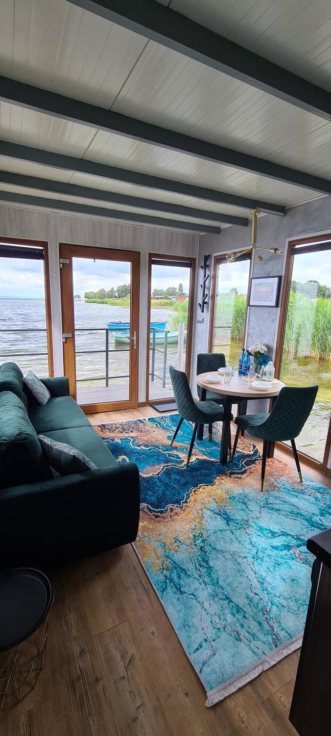 Natural landscape, View (from property/room), Balcony/Terrace, Living room, Seating area, Sea view