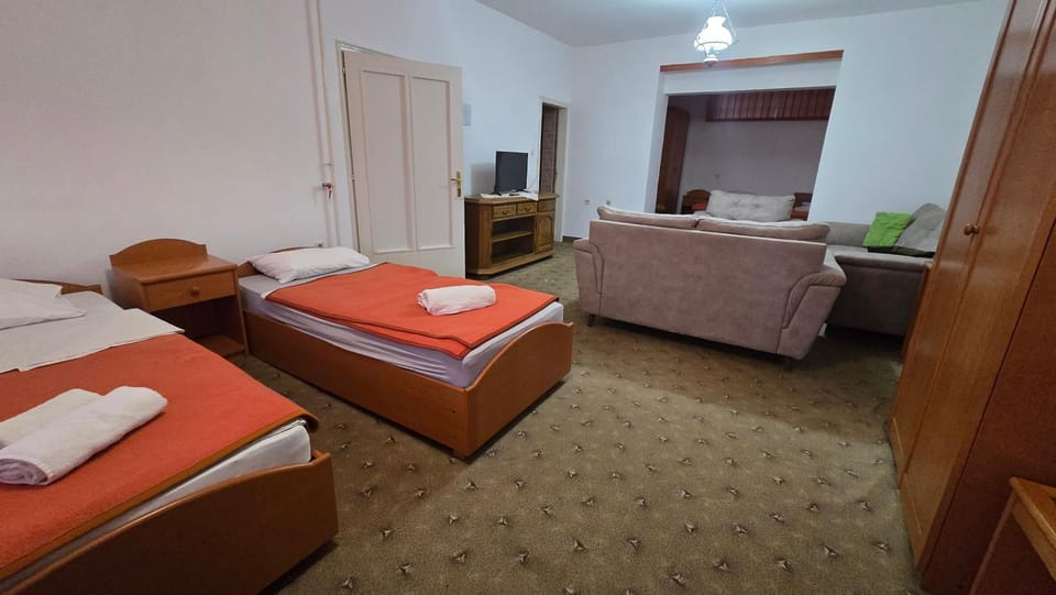 Šulentić sobe i restoran Bed and Breakfast in Hungary