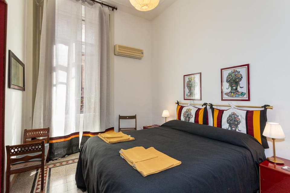 Bed, Bedroom, towels, air conditioner