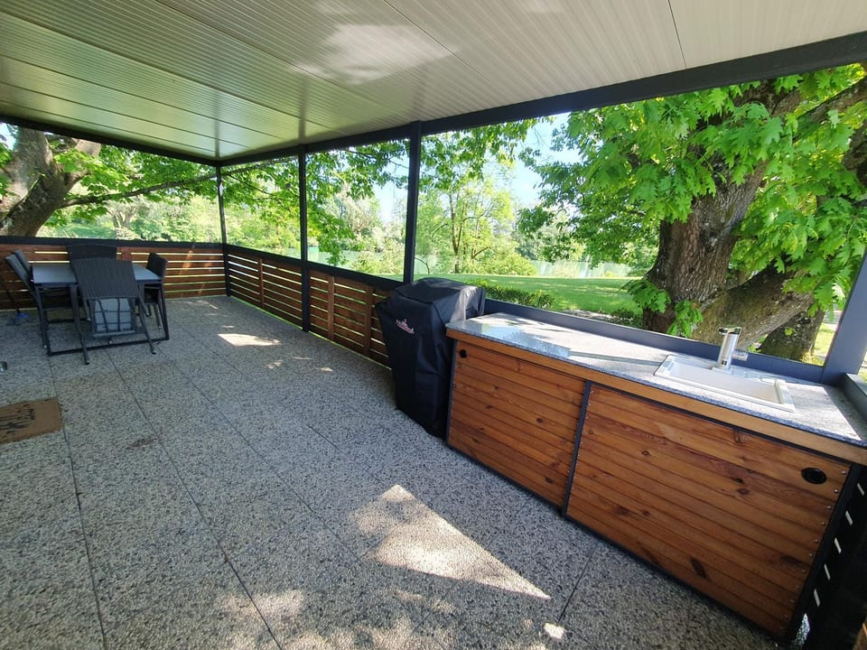 Patio, View (from property/room), Dining area, River view