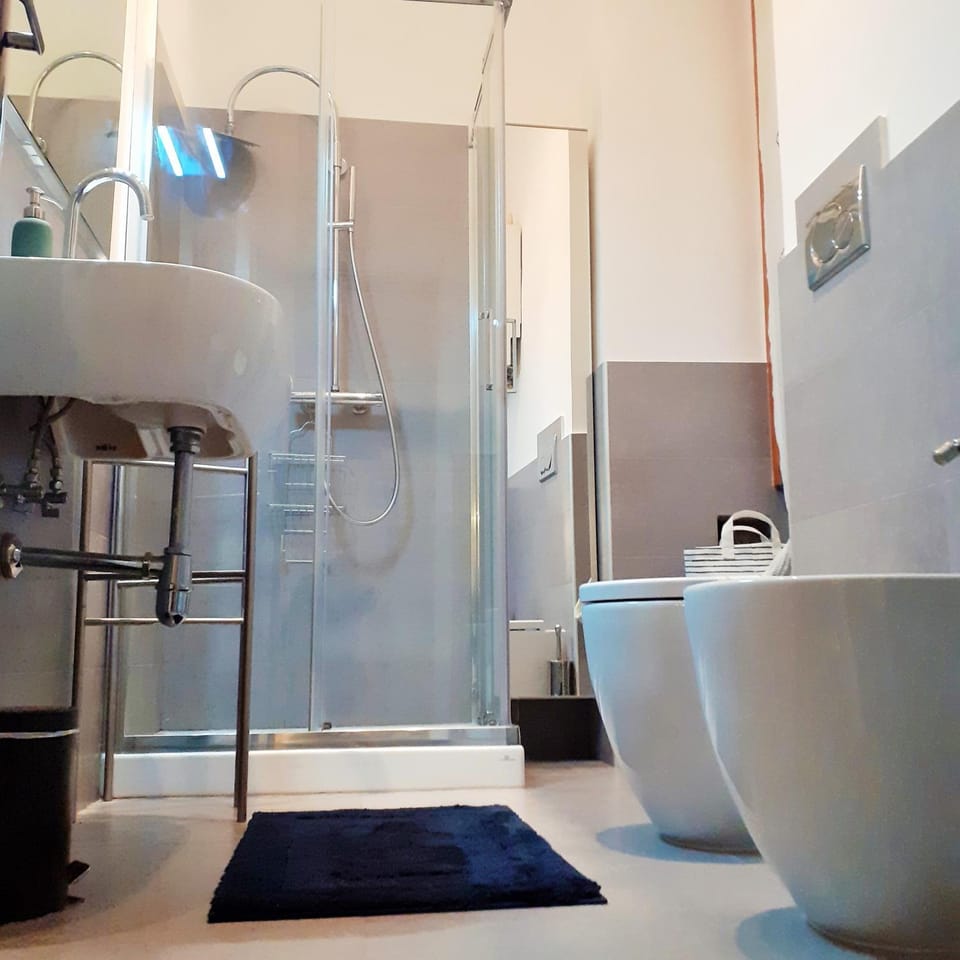 Shower, Bathroom