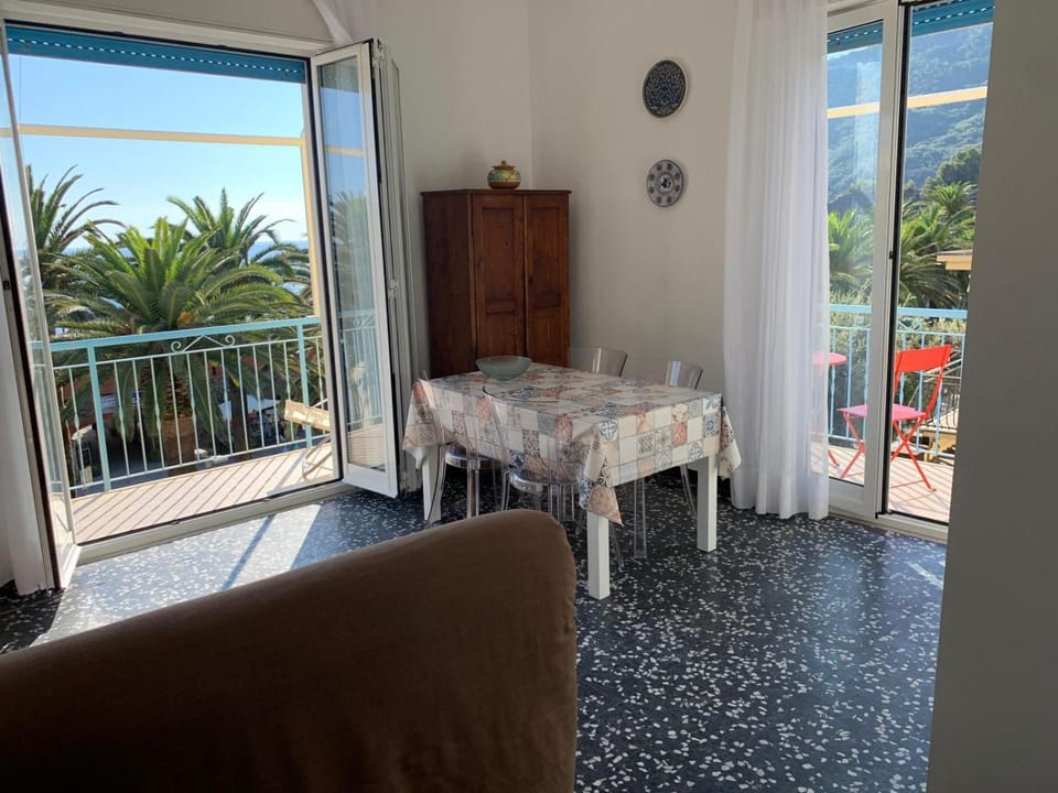 View (from property/room), Balcony/Terrace, Living room, Seating area, Dining area