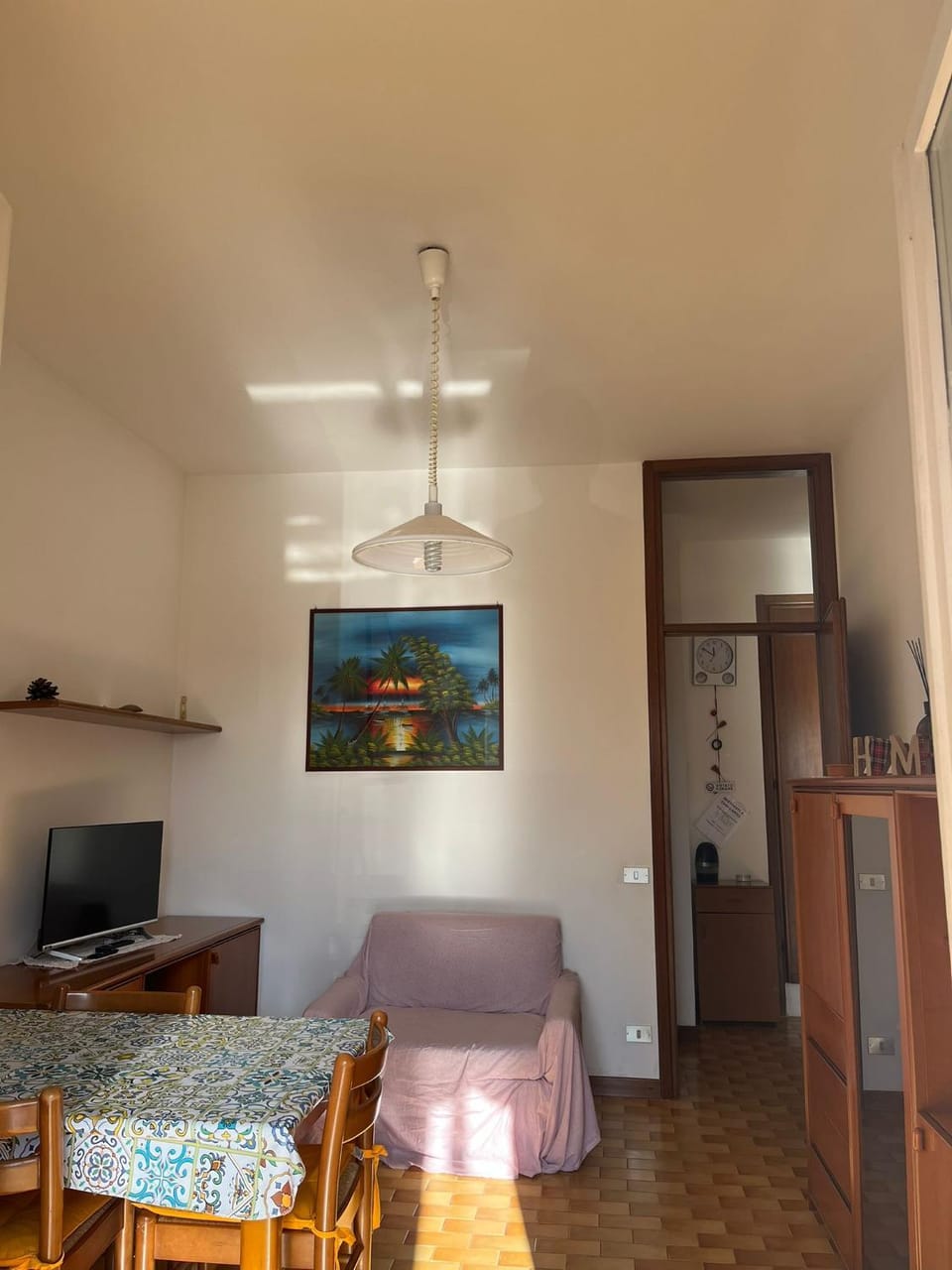 Communal lounge/ TV room, TV and multimedia, Living room, Seating area, Dining area