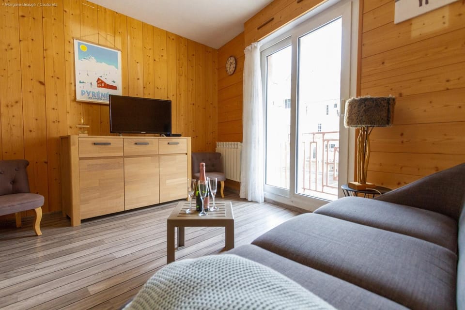 Appartement centre ville parking balcon et wi fi Apartment in Cauterets