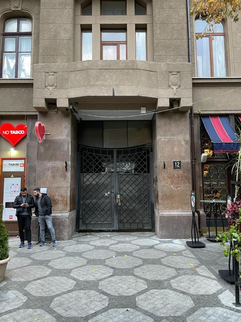 Facade/entrance