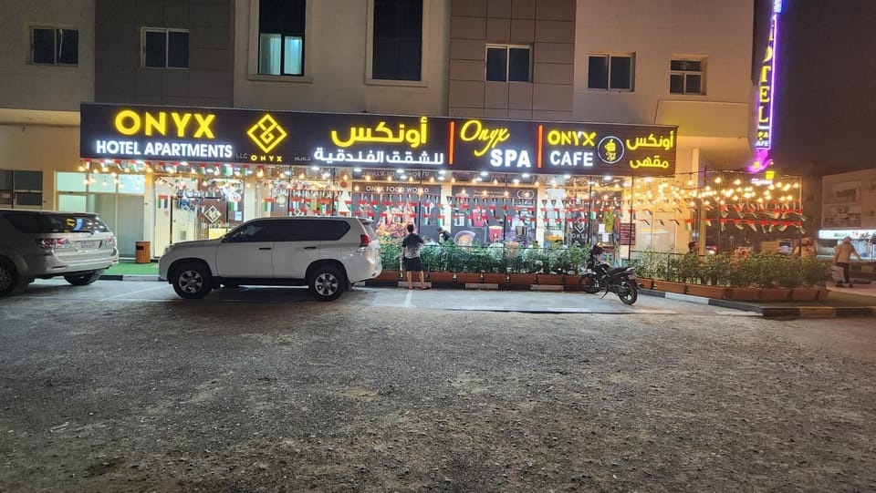 Property building, Restaurant/places to eat, Night