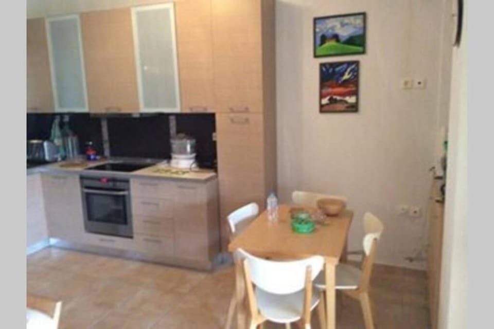 Dining area, kitchen