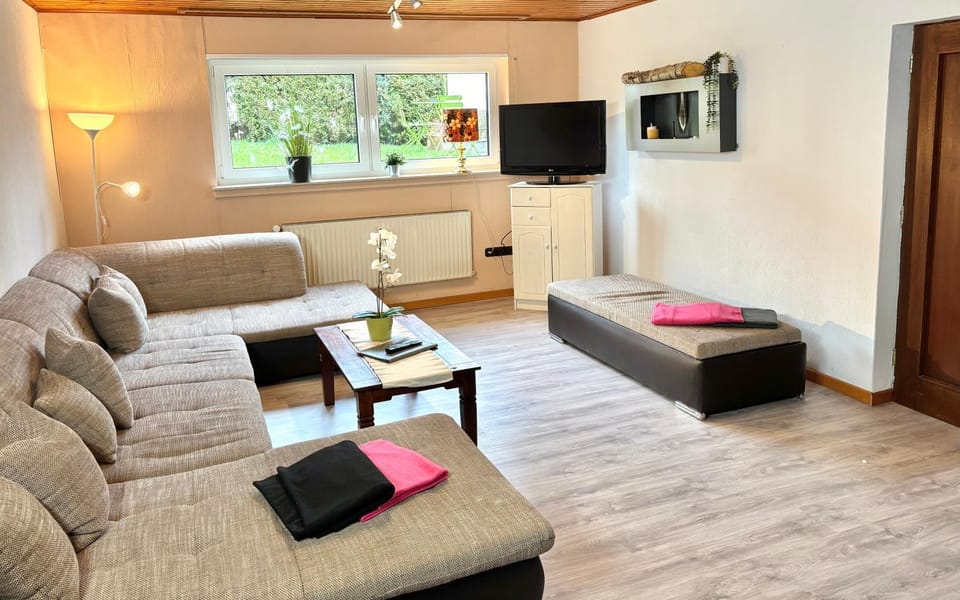 Communal lounge/ TV room, TV and multimedia, Living room
