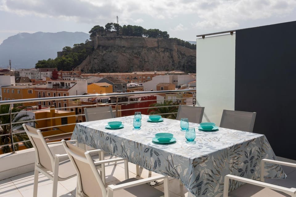 Balcony/Terrace, City view