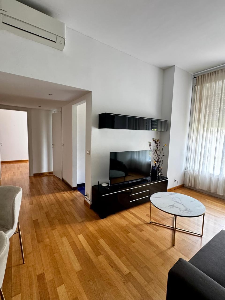 TV and multimedia, Living room, air conditioner