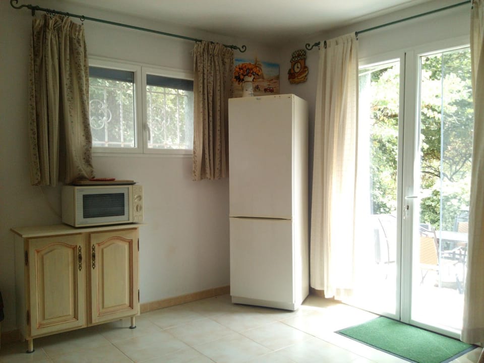 Grand studio 50M2 Vallée Heureuse Apartment in Catalonia