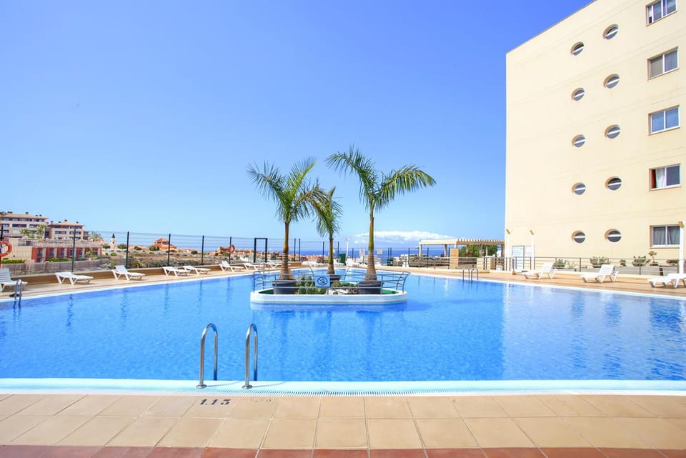 Premium Paradise Stay - Balcony Sea & Pool Views - Top Rated Apartment in Canary Islands