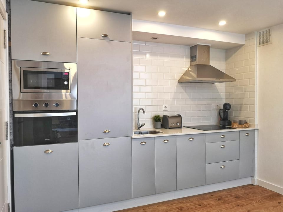 Kitchen or kitchenette, minibar, pet friendly, stove, toaster