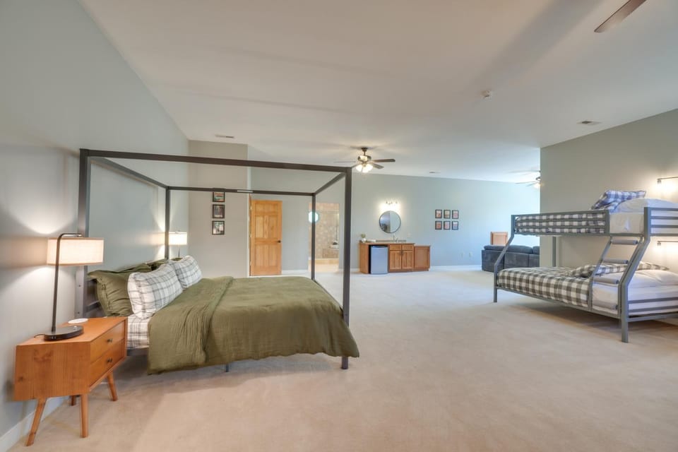 Expansive Home on 16 Acres w/ Smoky Mountain Views House in Tennessee