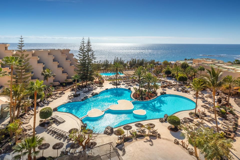Bird's eye view, Swimming pool