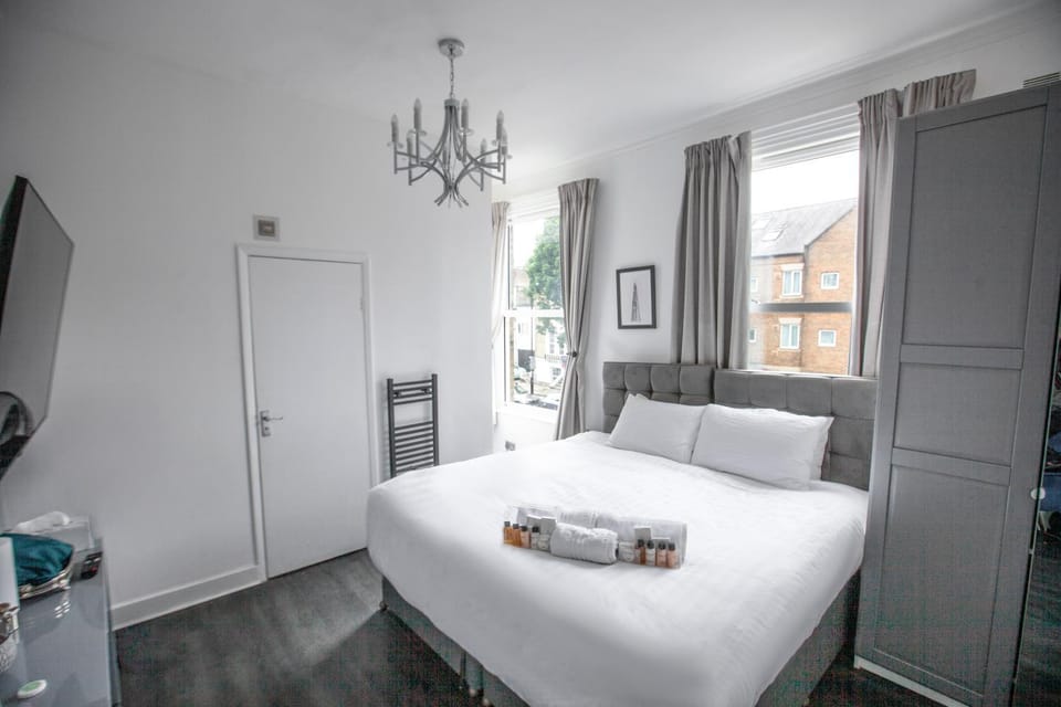 Shower, Bed, Bathroom, TV and multimedia, Coffee/tea facilities, Bedroom, heating, oven, wardrobe