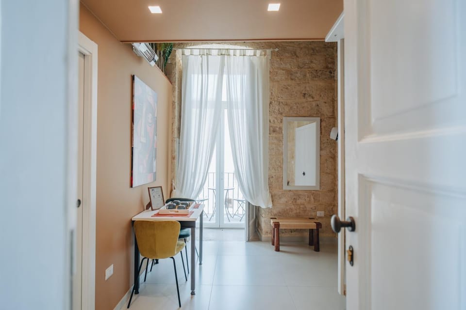 Living room, Photo of the whole room, Seating area