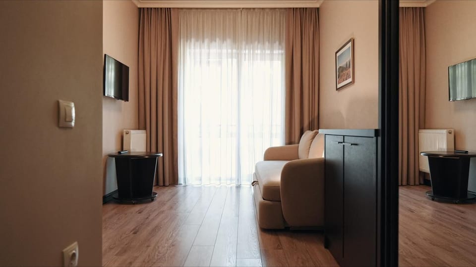 Living room, Photo of the whole room