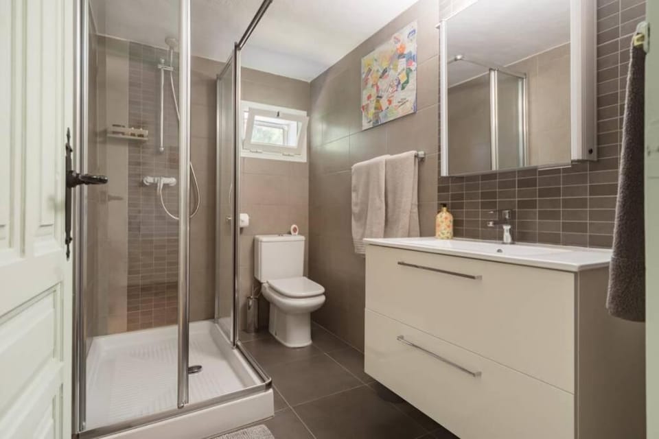 Shower, Toilet, Bathroom