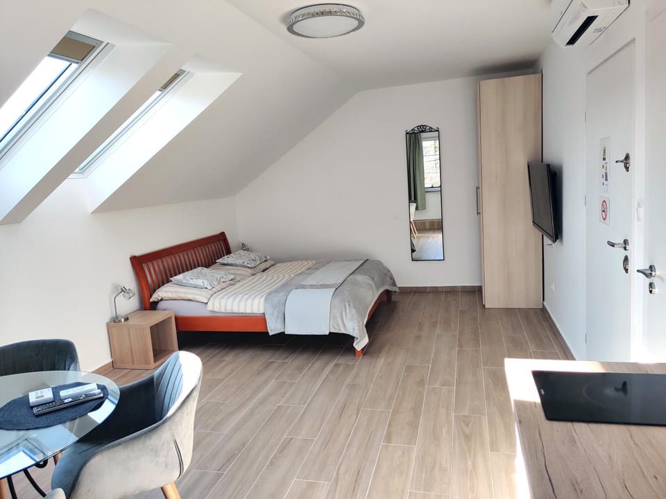 TV and multimedia, Bedroom