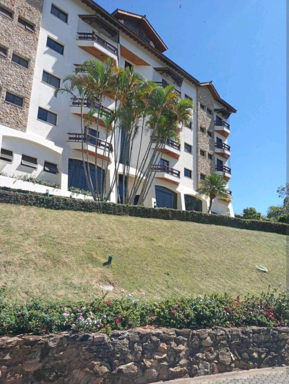 Flat encantador localizado no melhor de Serra Negra - SP Apartment in Serra Negra