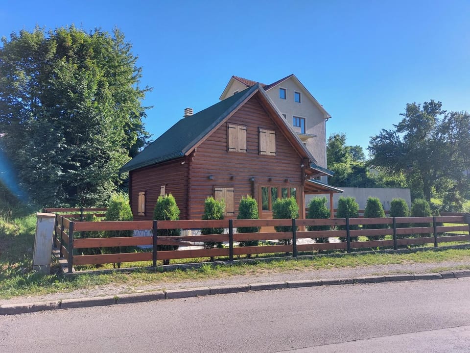 Property building, Day