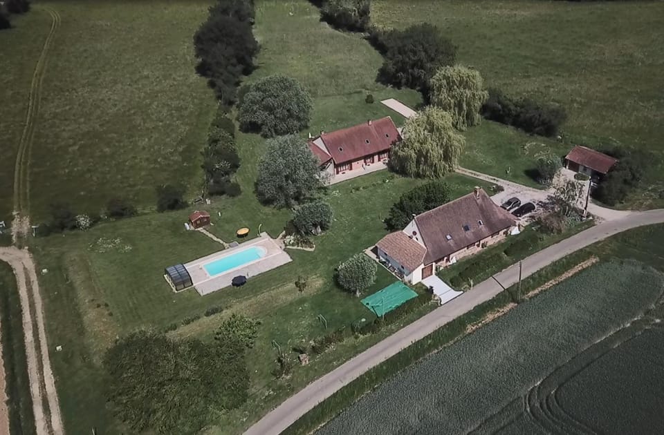 Property building, Neighbourhood, Natural landscape, Bird's eye view, Swimming pool