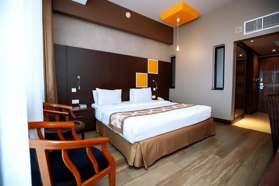Bed, Photo of the whole room, Bedroom