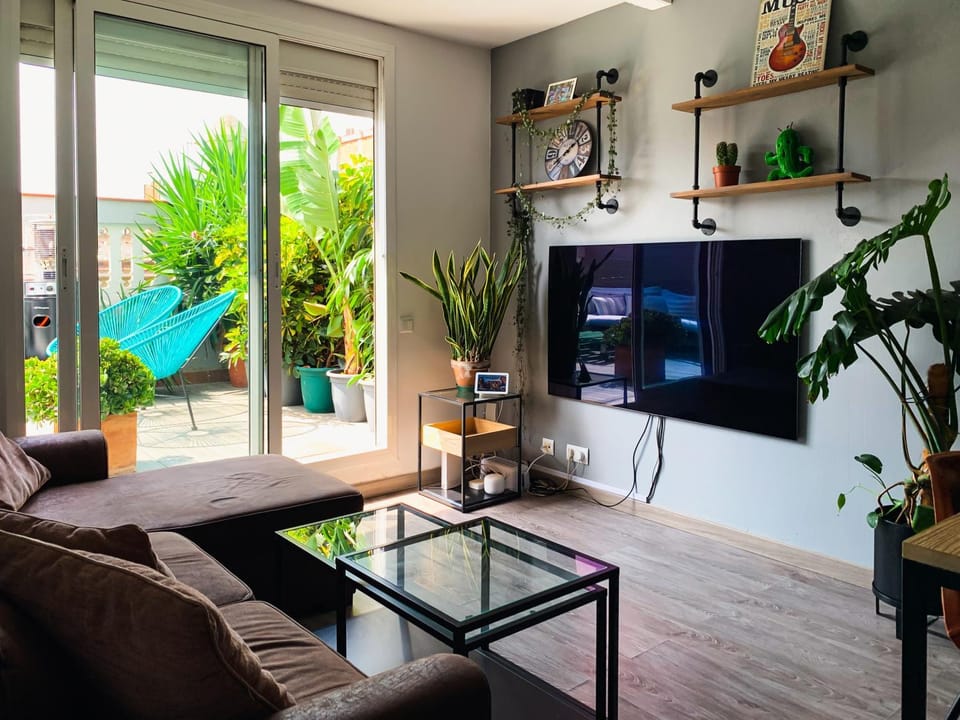 Communal lounge/ TV room, TV and multimedia, Living room, Seating area