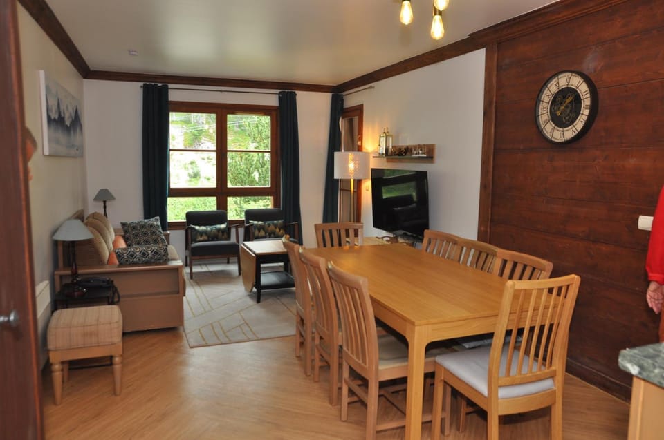 Arc 1950 2bdrm 6/8 guests Ski-in/out Pool+Jacuzzi Apartment in Bourg-Saint-Maurice