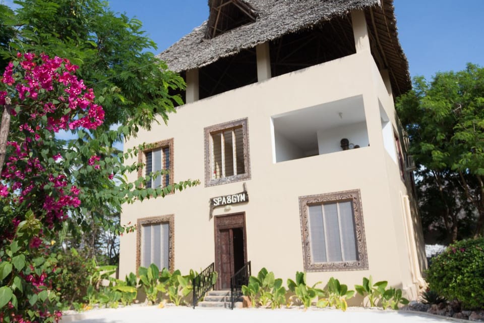 Property building, Spa and wellness centre/facilities, Fitness centre/facilities