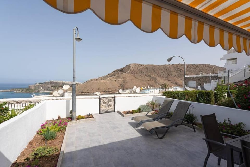 Casa Johan - apartamento con soprendentes vistas y terraza ajardinada Apartment in Comarca Sur