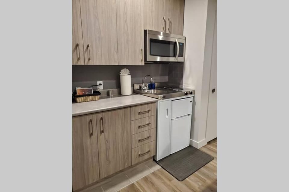 Cozy Sweet Studio #7, 10 minutes to D.T. Ottawa Apartment in Gatineau