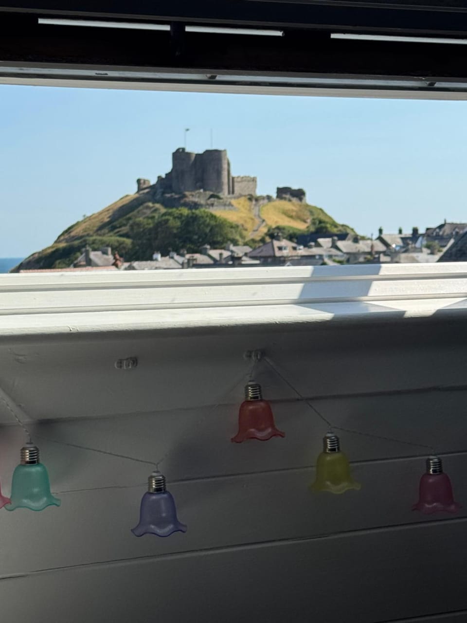 Unique Coastal Escape - Historic Charm & Castle Views Short stays available Apartment in Criccieth