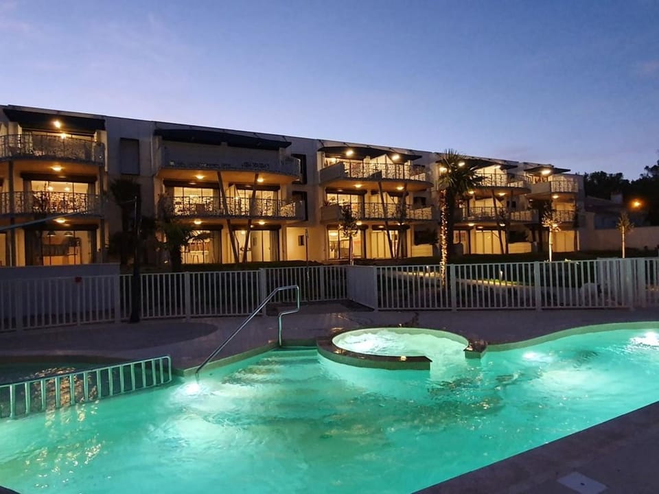 Appartement luxe avec piscine, animaux admis, climatisation et parking à La Tranche-sur-Mer - FR-1-194-227 Apartment in La Tranche-sur-Mer