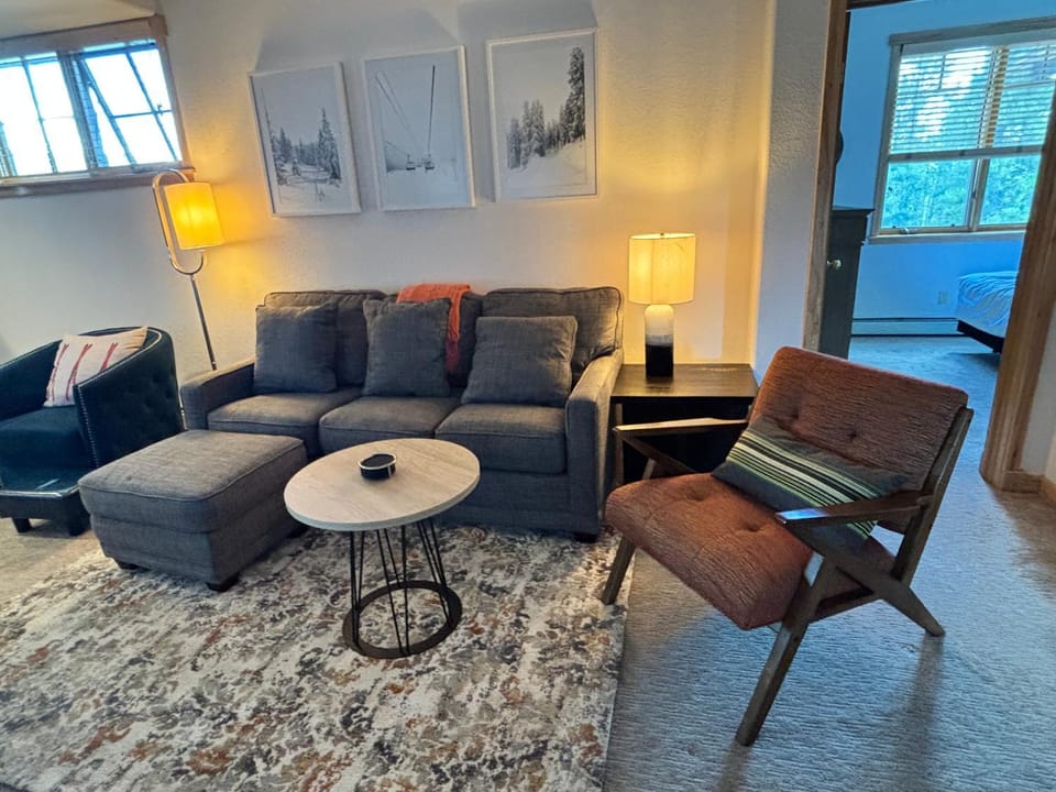 Living room, Diving