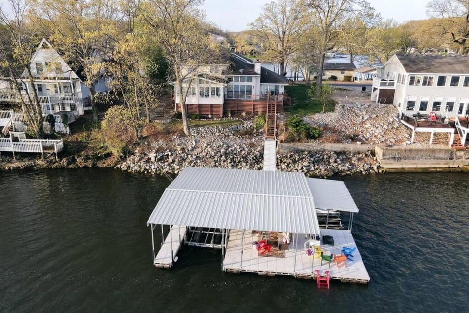 Property building, Day, Bird's eye view, Lake view
