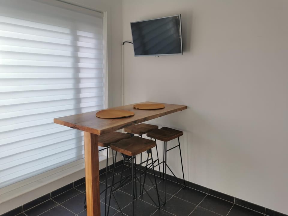 TV and multimedia, Dining area