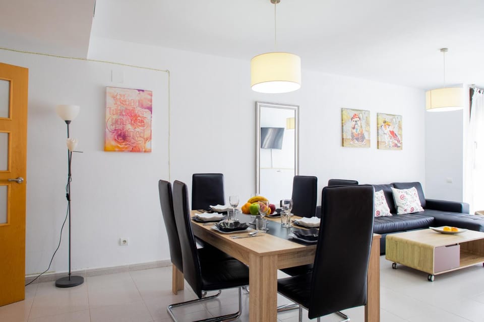 Living room, Seating area, Dining area