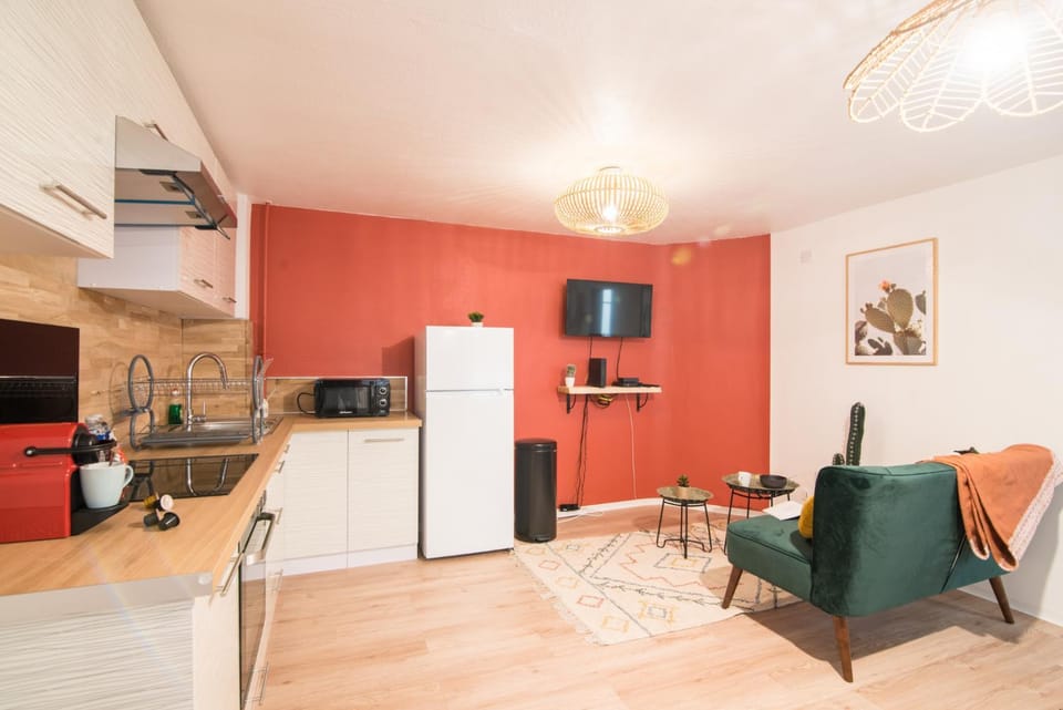 Kitchen or kitchenette, Living room