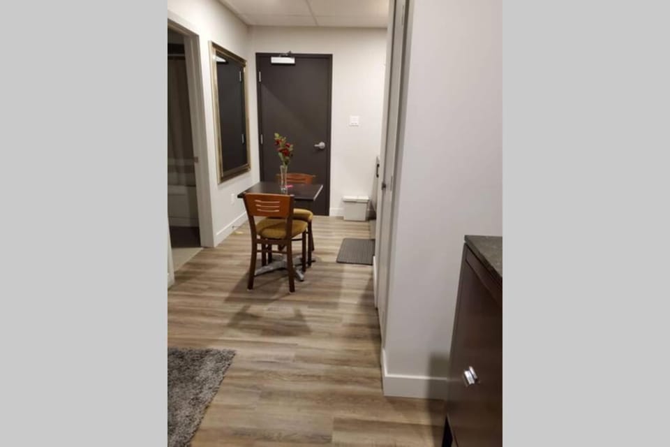 Cozy Sweet Studio #4, Only 10 min to D.T. Ottawa Apartment in Gatineau