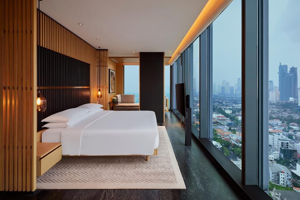 Bed, View (from property/room), Bedroom, City view