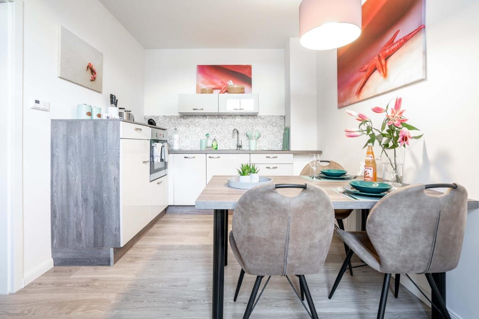 Kitchen or kitchenette, Seating area, Dining area, dishwasher, pet friendly, stove