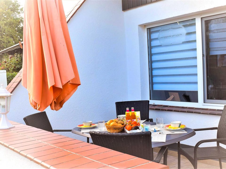 Balcony/Terrace, Food and drinks, Dining area, Food, Breakfast