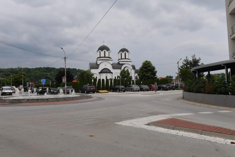 Neighbourhood, Street view, Location, Parking