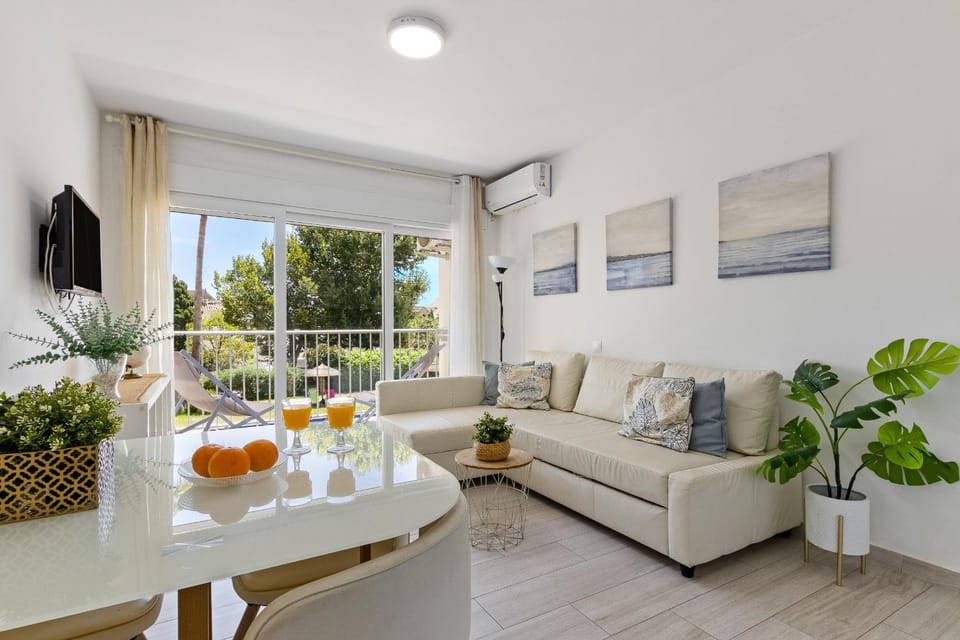 Carihuela Palace 912 by IVI Real Estate Apartment in Torremolinos