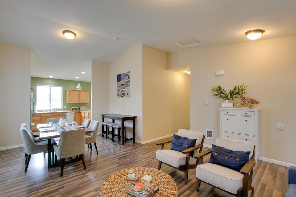 Waterfront Allyn Home with Fire Pit and 2 Kayaks! House in Allyn-Grapeview