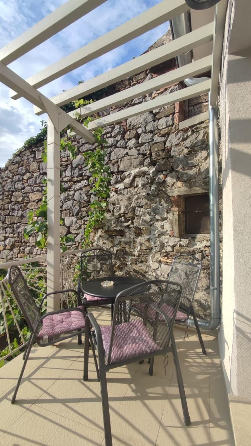 Patio, Balcony/Terrace, Seating area