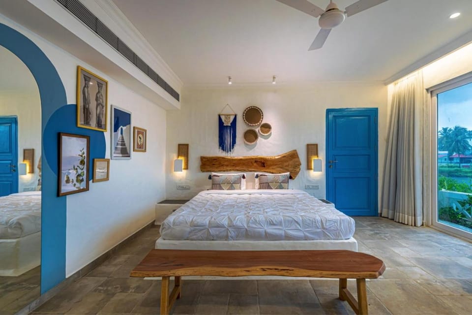 Bed, View (from property/room), Photo of the whole room, Bedroom