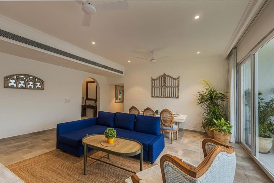 View (from property/room), View (from property/room), Living room, Seating area, Mountain view, Mountain view